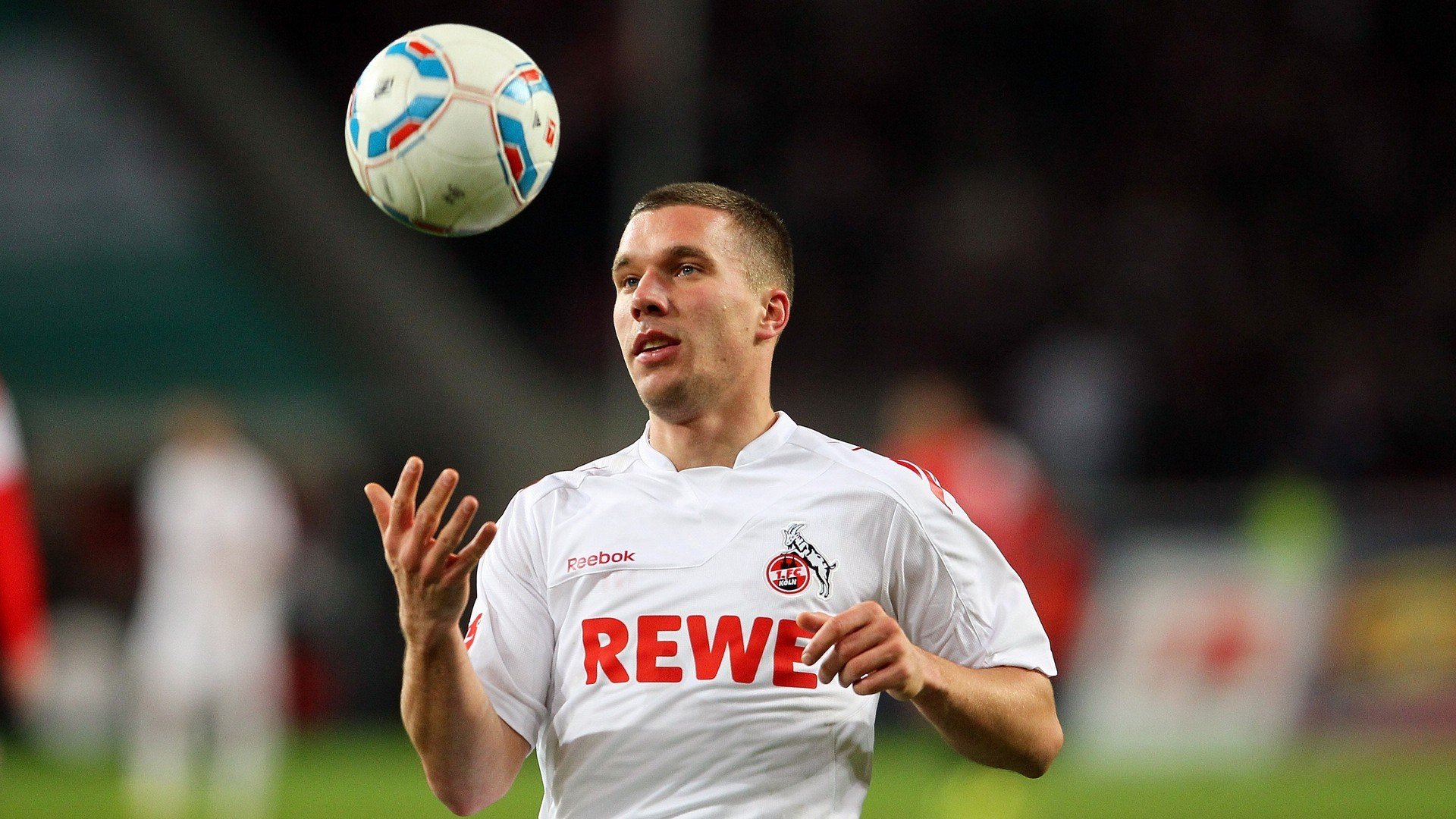 库里三分球再创纪录,勇士主场力克强敌